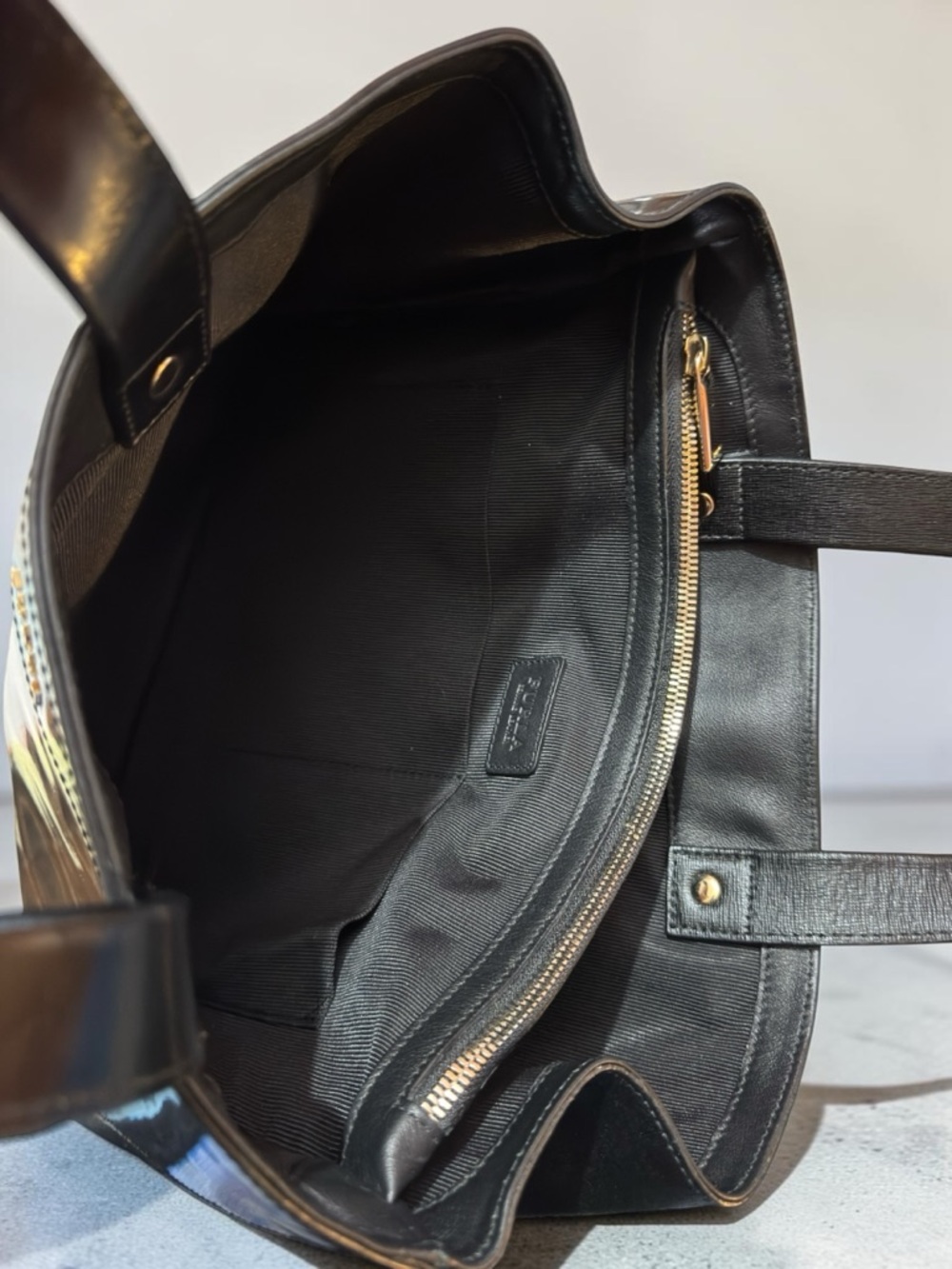FURLA Musa BiColor Patent & Saffiano Leather Tote Bag. Rare. Limited Edition. - Picture 14 of 16